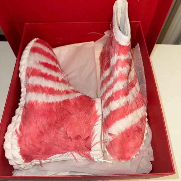 $1,795  NEW Valentino Garavani Goose Feather Zip-Up Sneakers (37 EU)  NIB - Picture 3 of 10